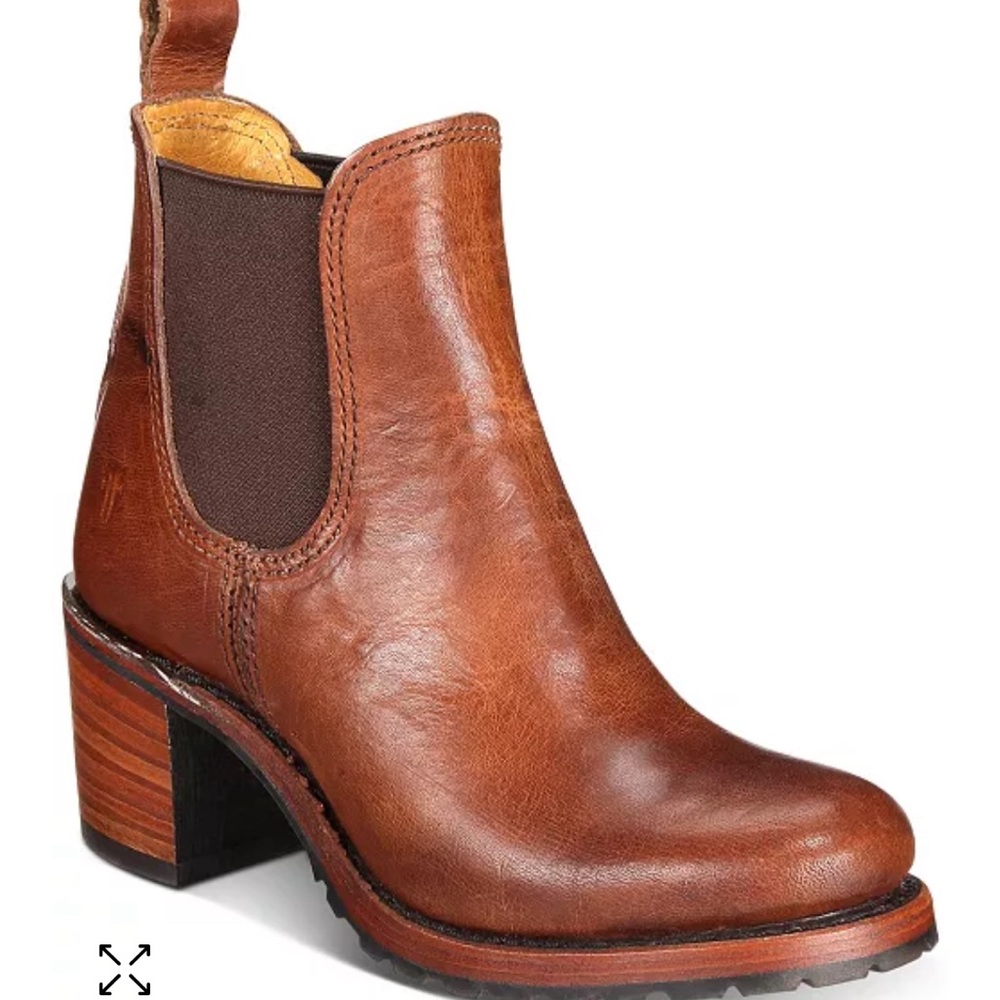 Frye leather Sabrina Chelsea boots in a deep cognac sz 7